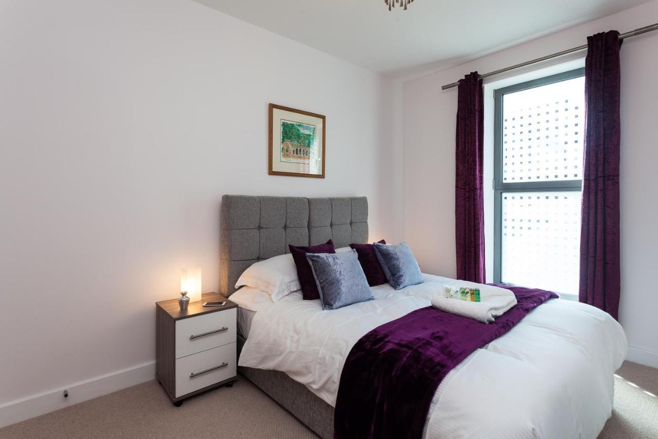 Self-Contained Town Centre One Bedroom Apartments By Helmswood Serviced Apartments Redhill (Surrey) Exterior photo
