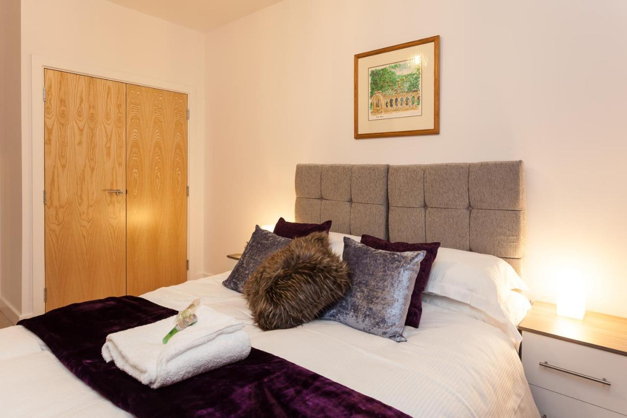 Self-Contained Town Centre One Bedroom Apartments By Helmswood Serviced Apartments Redhill (Surrey) Exterior photo