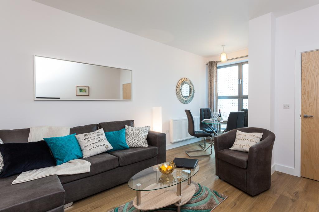 Self-Contained Town Centre One Bedroom Apartments By Helmswood Serviced Apartments Redhill (Surrey) Exterior photo