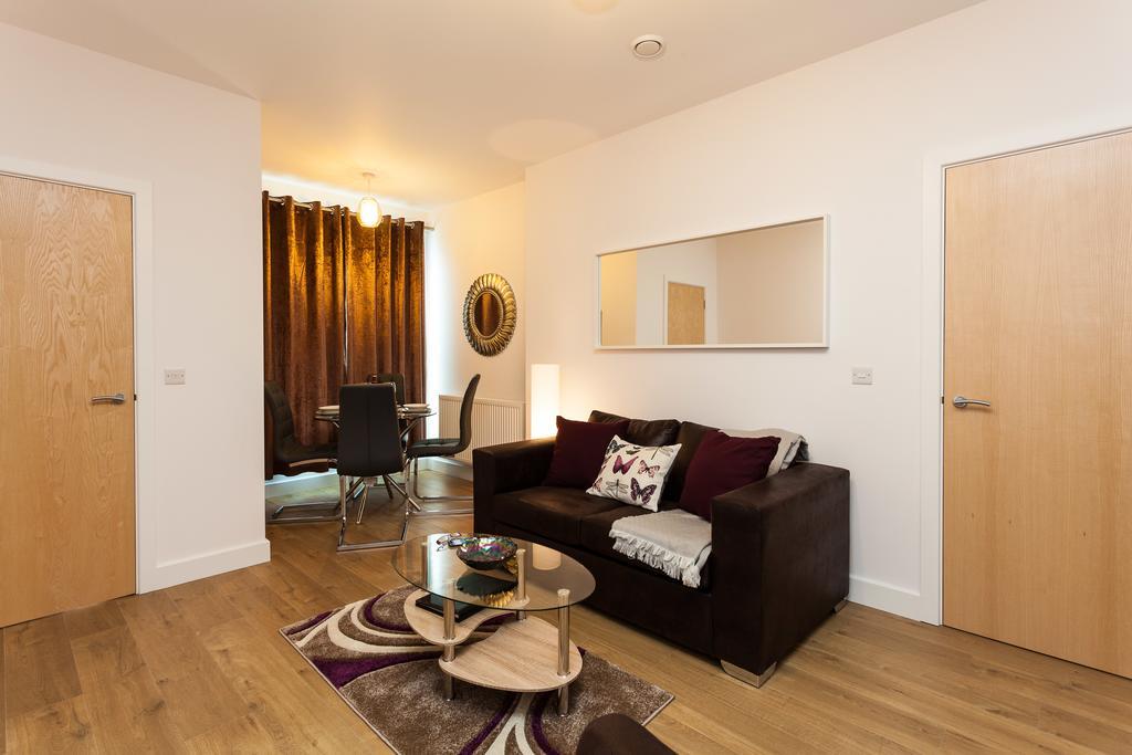 Self-Contained Town Centre One Bedroom Apartments By Helmswood Serviced Apartments Redhill (Surrey) Exterior photo