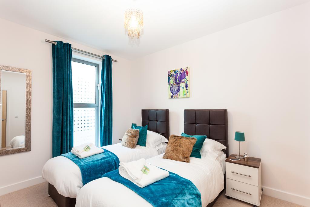 Self-Contained Town Centre One Bedroom Apartments By Helmswood Serviced Apartments Redhill (Surrey) Exterior photo