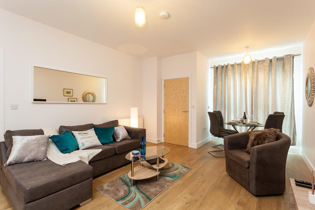 Self-Contained Town Centre One Bedroom Apartments By Helmswood Serviced Apartments Redhill (Surrey) Exterior photo