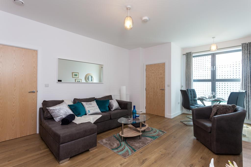 Self-Contained Town Centre One Bedroom Apartments By Helmswood Serviced Apartments Redhill (Surrey) Exterior photo